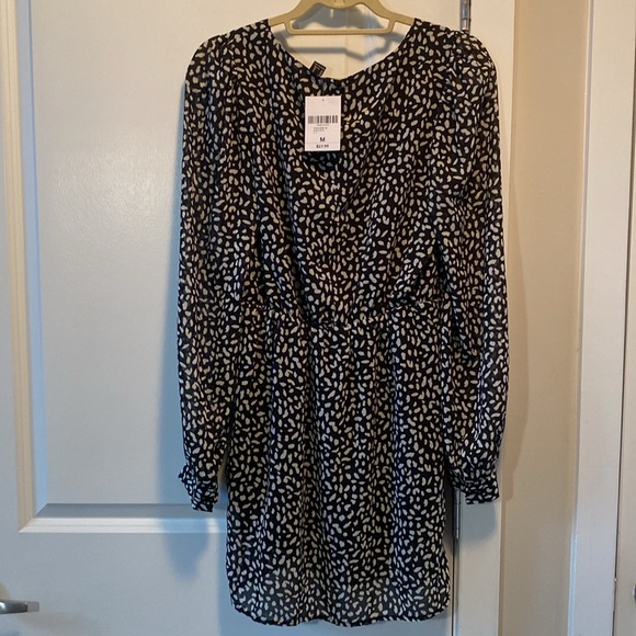 100% Polyester - Picture 2 of 3